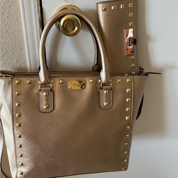 Michael Kors Gold Studded Women's Bag Set - Picture 3 of 14